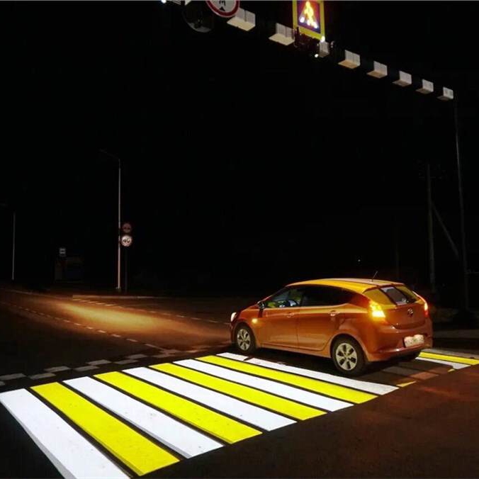 The match between traffic safety and zebra crossing projector