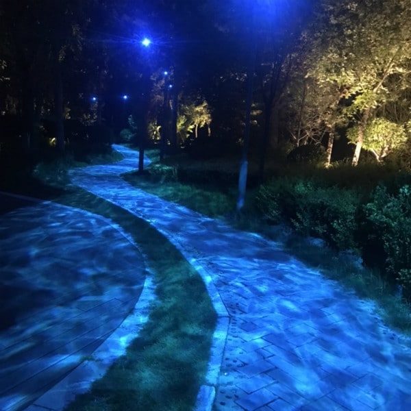 The effect of the water wave projector for road lighting