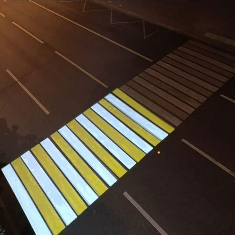 Weatherproof Bright Traffic Zebra Line Projection Lamp – Boost Pedestrian Safety